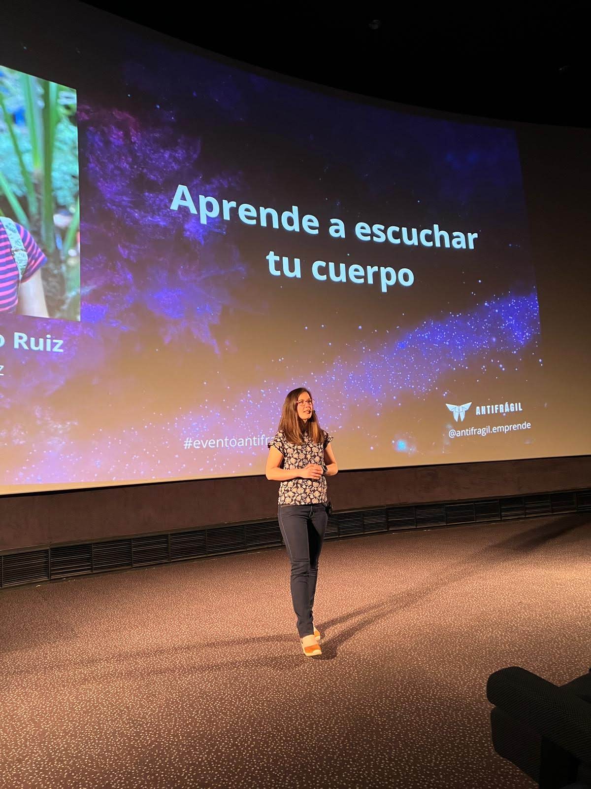 Conóceme Ana Izquierdo Ruiz